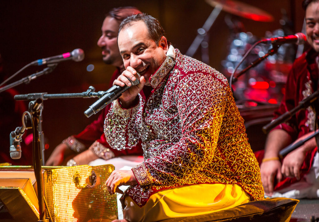 Rahat Fateh Ali Khan playing live